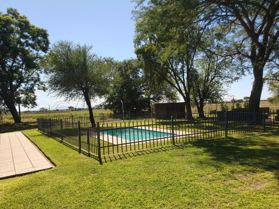 5 Bedroom Property for Sale in Roedtan Limpopo