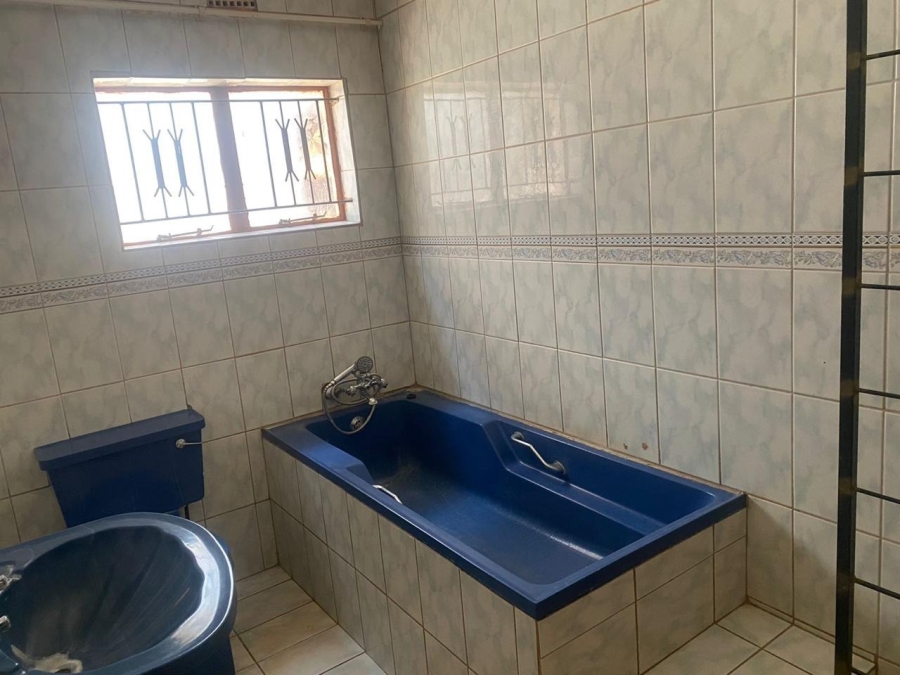 To Let 3 Bedroom Property for Rent in Mahwelereng Limpopo