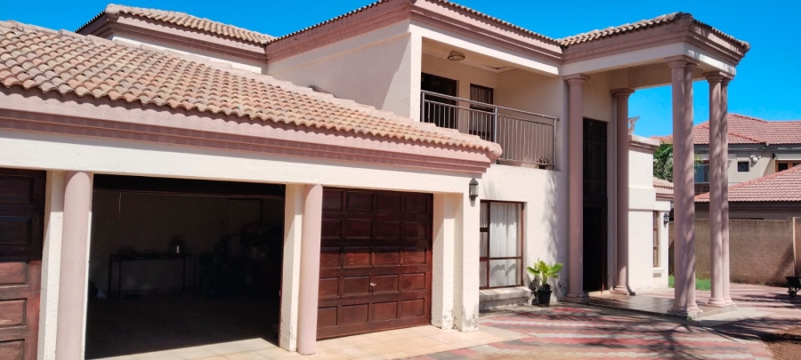 6 Bedroom Property for Sale in Flora Park Limpopo