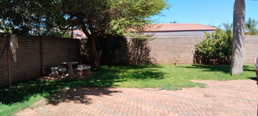 6 Bedroom Property for Sale in Flora Park Limpopo