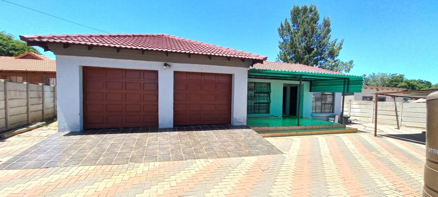 5 Bedroom Property for Sale in Flora Park Limpopo