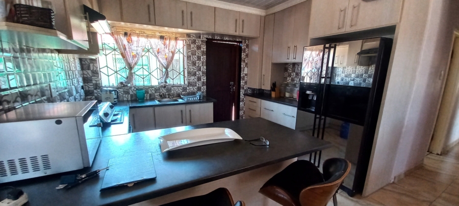 5 Bedroom Property for Sale in Flora Park Limpopo