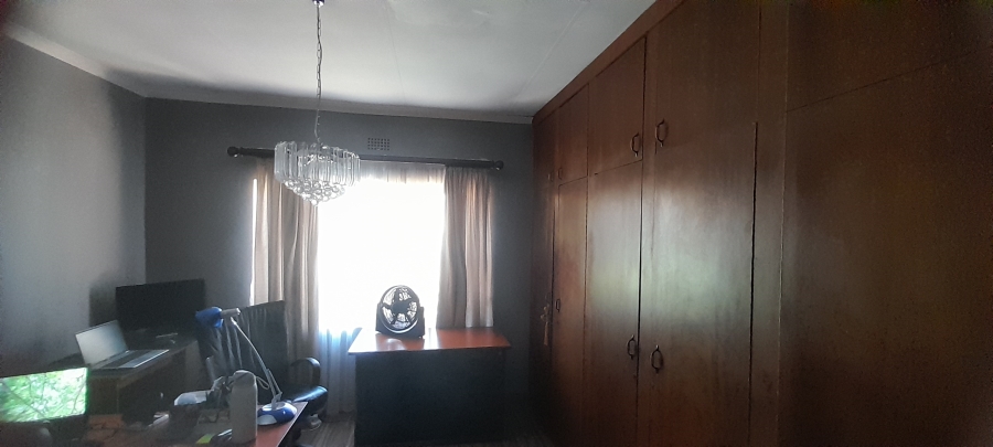 4 Bedroom Property for Sale in Chroompark Limpopo