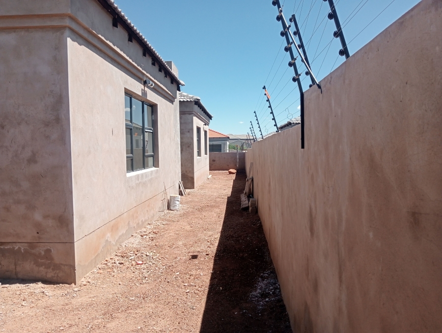 4 Bedroom Property for Sale in Chroompark Limpopo