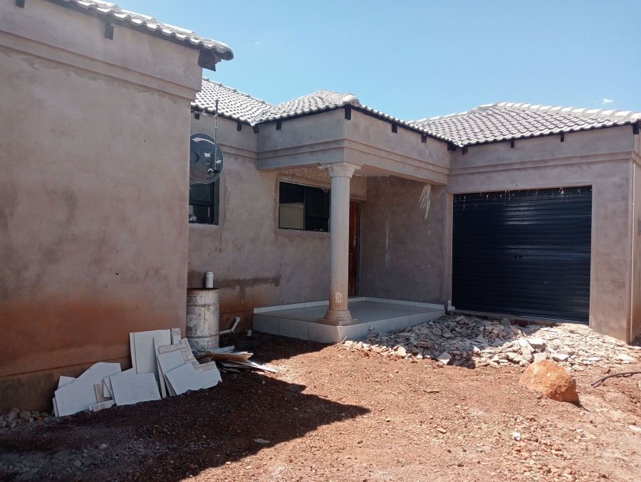 4 Bedroom Property for Sale in Chroompark Limpopo