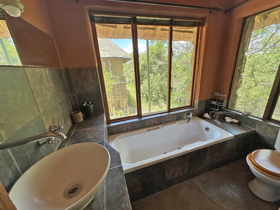 2 Bedroom Property for Sale in Lissataba Private Nature Reserve Limpopo