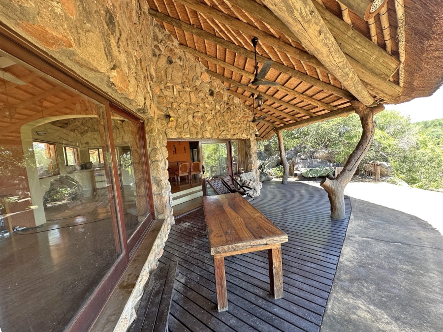 2 Bedroom Property for Sale in Lissataba Private Nature Reserve Limpopo