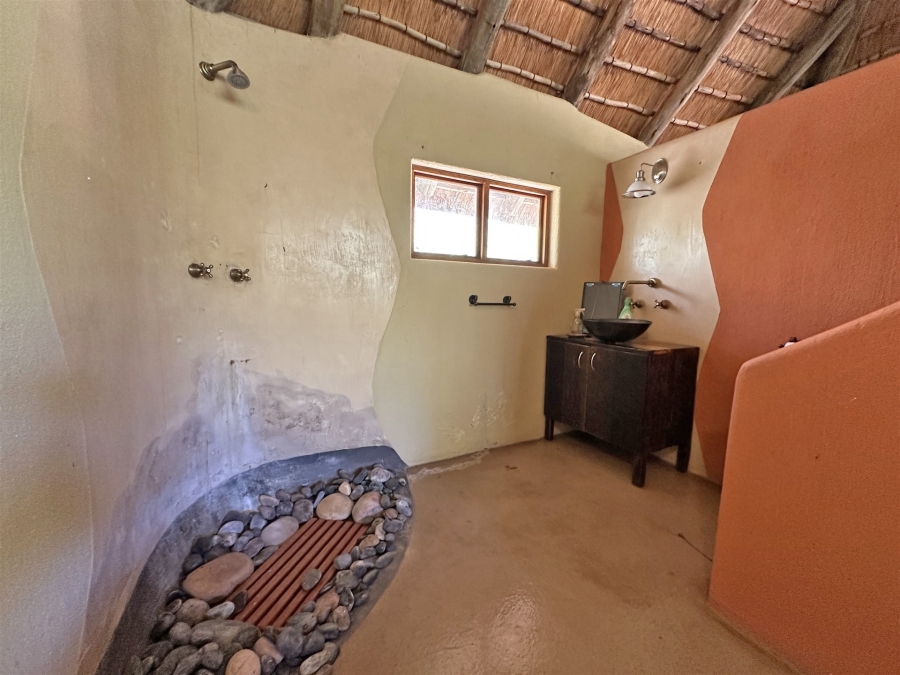 2 Bedroom Property for Sale in Lissataba Private Nature Reserve Limpopo