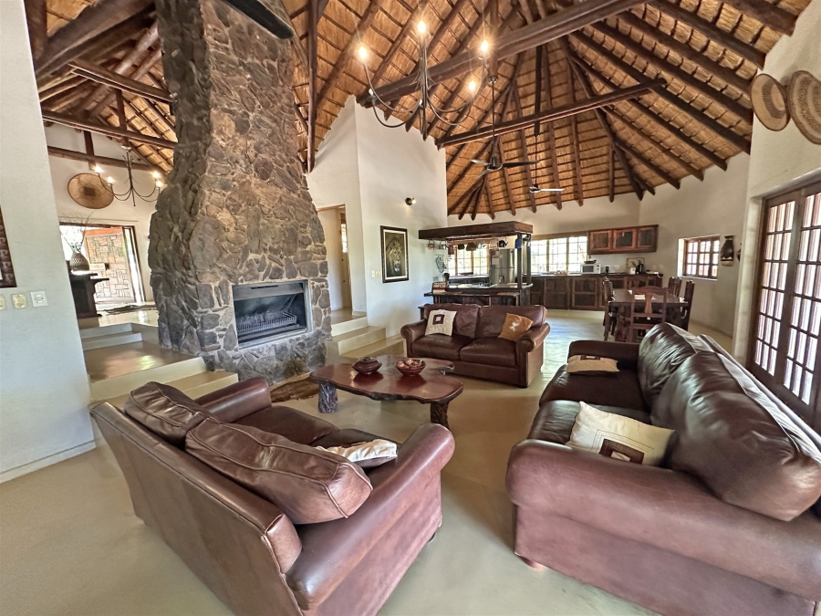 5 Bedroom Property for Sale in Hoedspruit Rural Limpopo