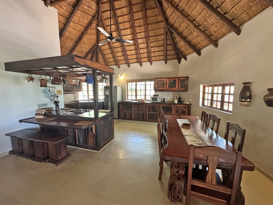 5 Bedroom Property for Sale in Hoedspruit Rural Limpopo