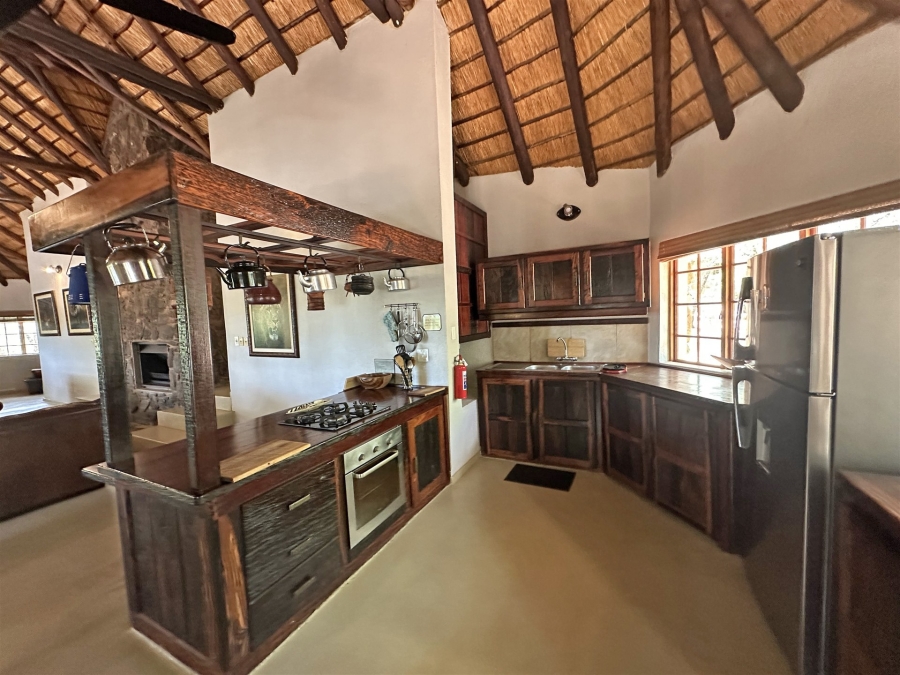 5 Bedroom Property for Sale in Hoedspruit Rural Limpopo