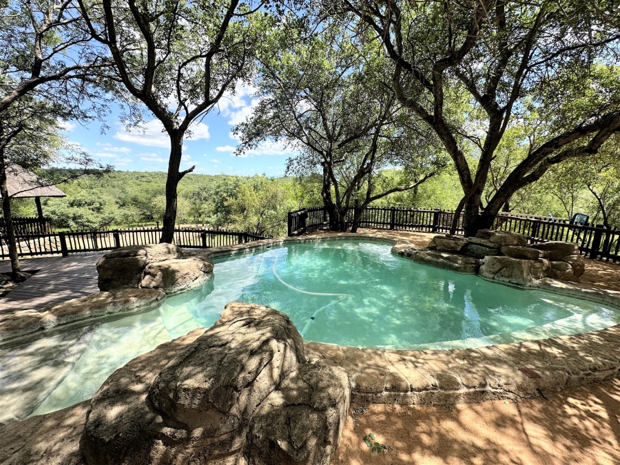 5 Bedroom Property for Sale in Hoedspruit Rural Limpopo