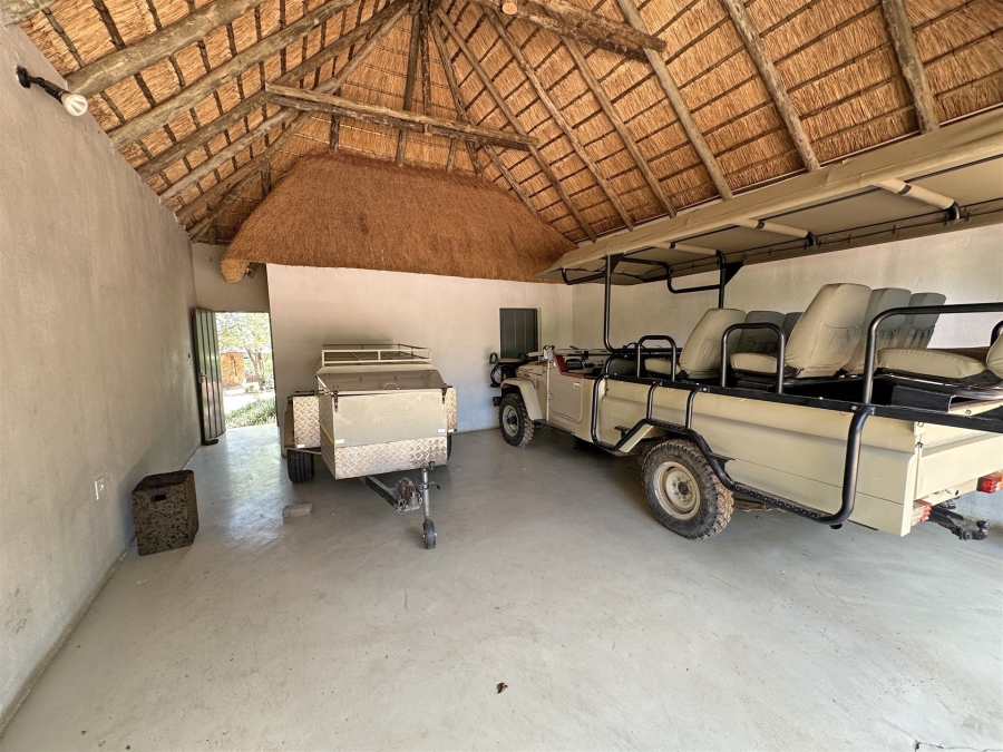 5 Bedroom Property for Sale in Hoedspruit Rural Limpopo