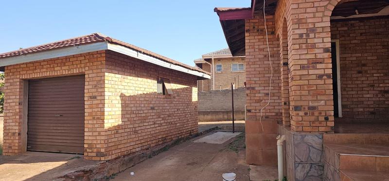 3 Bedroom Property for Sale in Maniini Limpopo