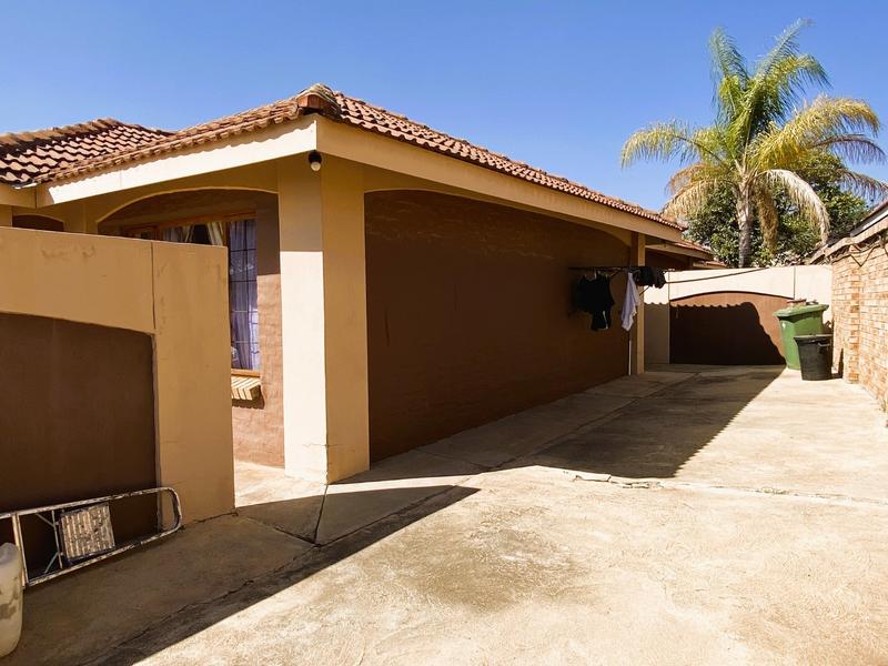 3 Bedroom Property for Sale in Debron Limpopo