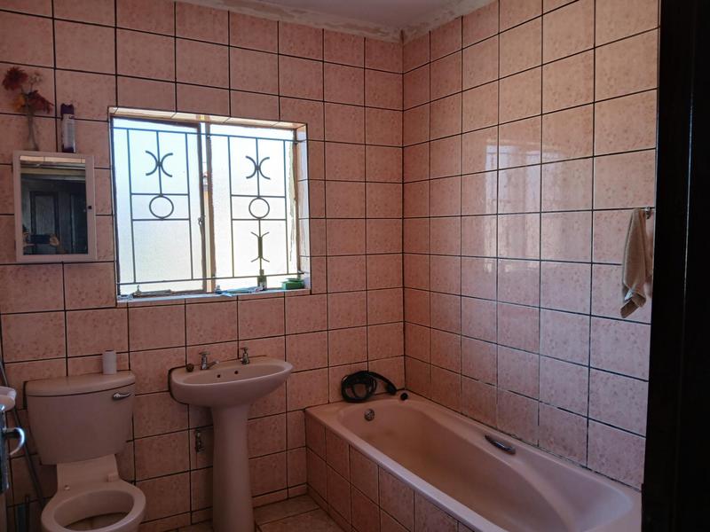 3 Bedroom Property for Sale in Mahwelereng Limpopo