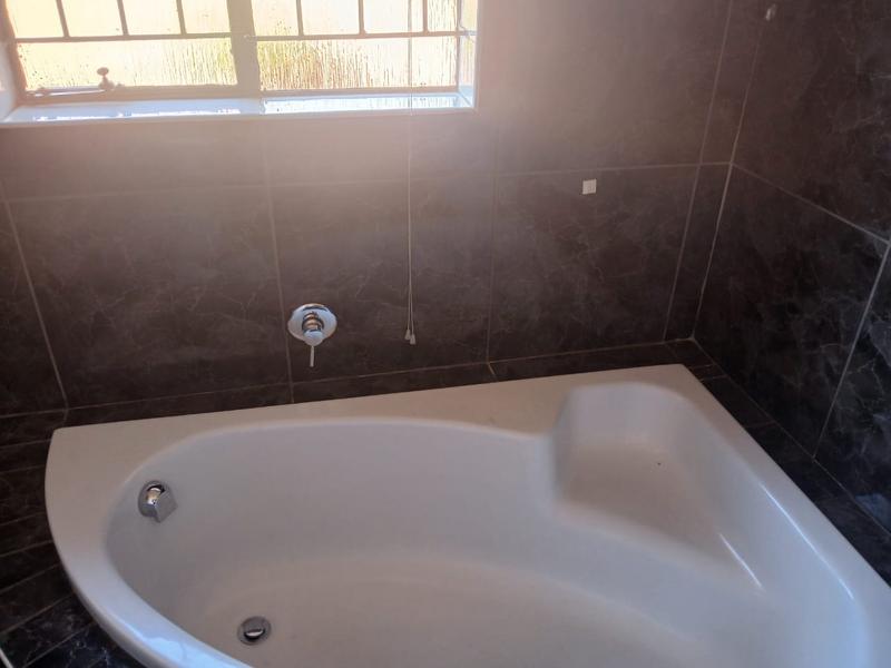 To Let 5 Bedroom Property for Rent in Chroompark Limpopo