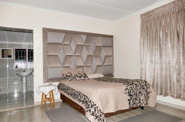 4 Bedroom Property for Sale in Hospitaalpark Limpopo