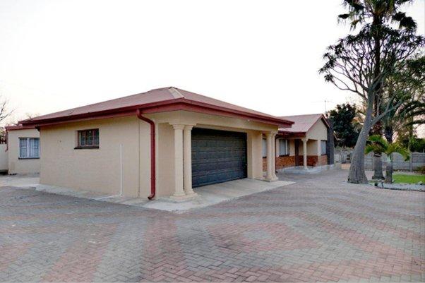 4 Bedroom Property for Sale in Hospitaalpark Limpopo