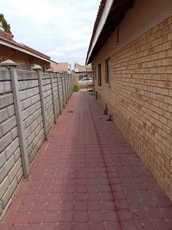 4 Bedroom Property for Sale in Ivy Park Limpopo