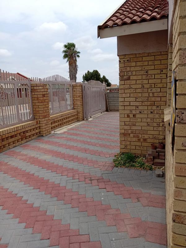 4 Bedroom Property for Sale in Ivy Park Limpopo