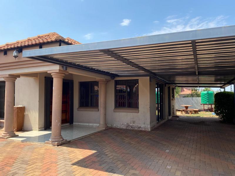 To Let 4 Bedroom Property for Rent in Chroompark Limpopo