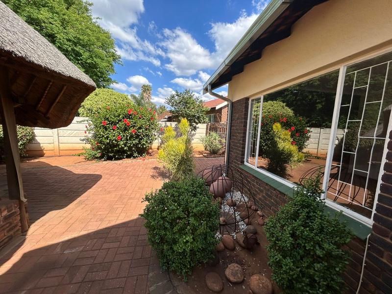 To Let 4 Bedroom Property for Rent in Flora Park Limpopo