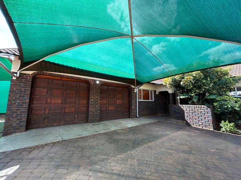 To Let 4 Bedroom Property for Rent in Flora Park Limpopo