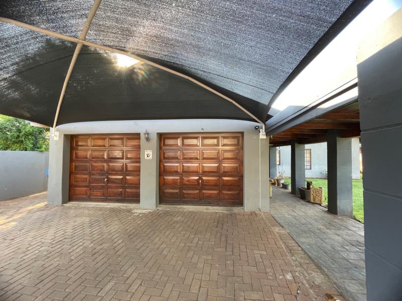 5 Bedroom Property for Sale in Impala Park Limpopo