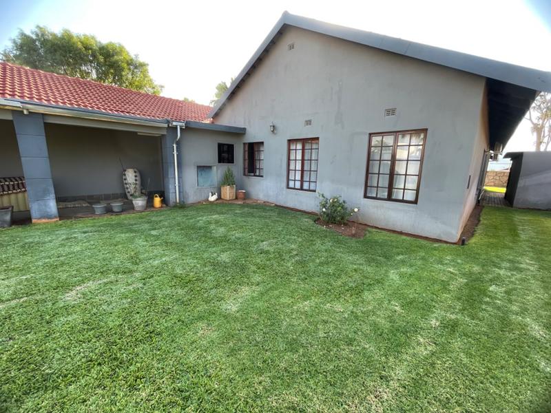 5 Bedroom Property for Sale in Impala Park Limpopo