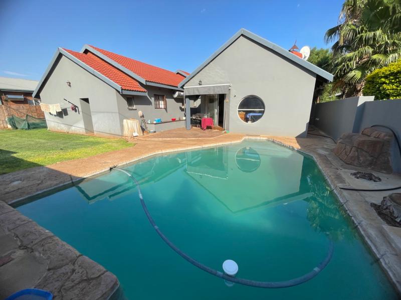 5 Bedroom Property for Sale in Impala Park Limpopo