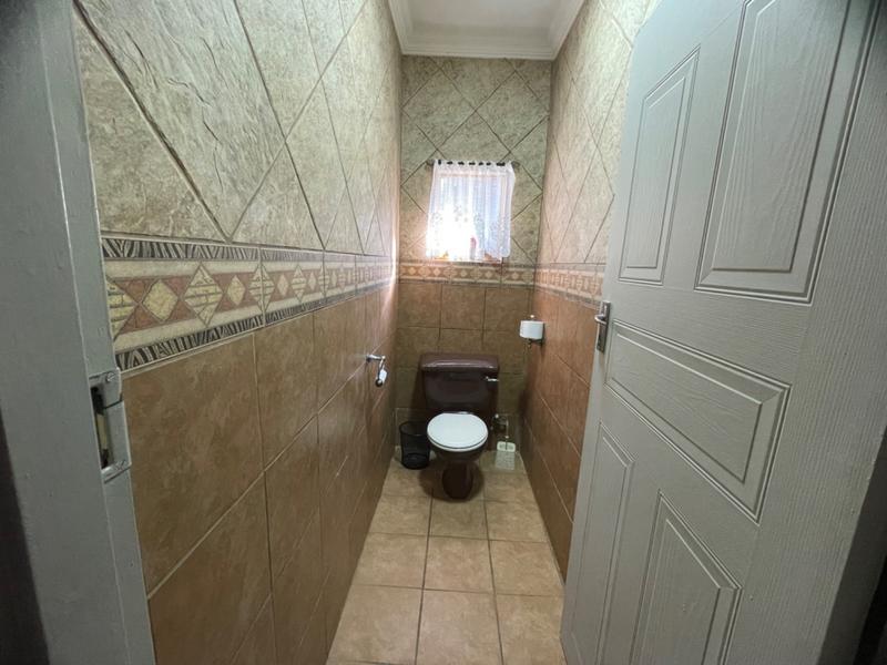 5 Bedroom Property for Sale in Impala Park Limpopo