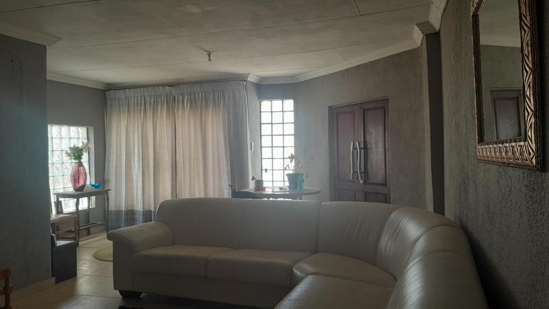 To Let 2 Bedroom Property for Rent in Seshego B Limpopo