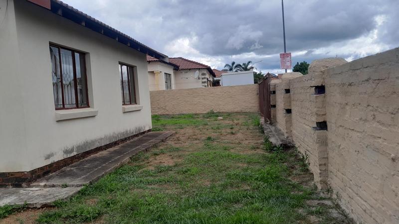 2 Bedroom Property for Sale in Mahlasedi Park Limpopo