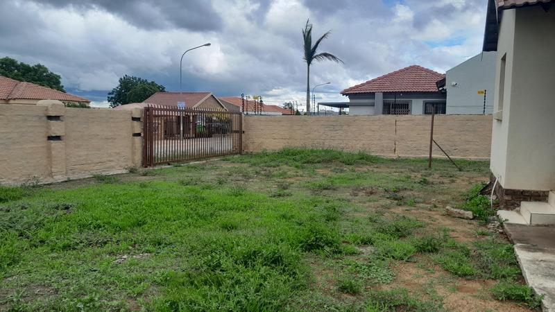 2 Bedroom Property for Sale in Mahlasedi Park Limpopo