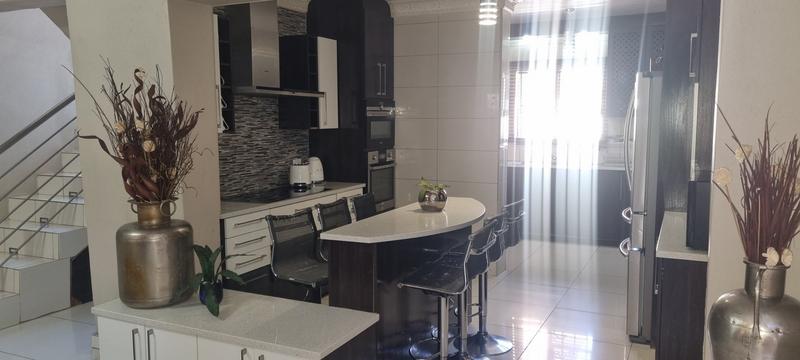 5 Bedroom Property for Sale in Marula Heights Limpopo