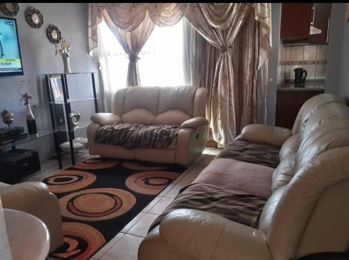 4 Bedroom Property for Sale in Madiba Park Limpopo