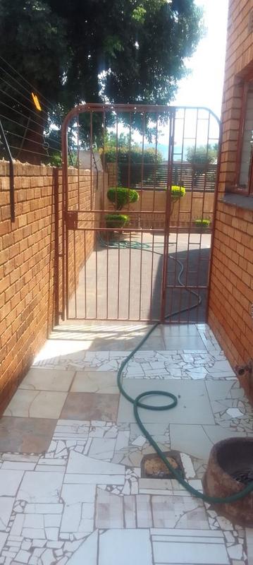 4 Bedroom Property for Sale in Mahwelereng Limpopo