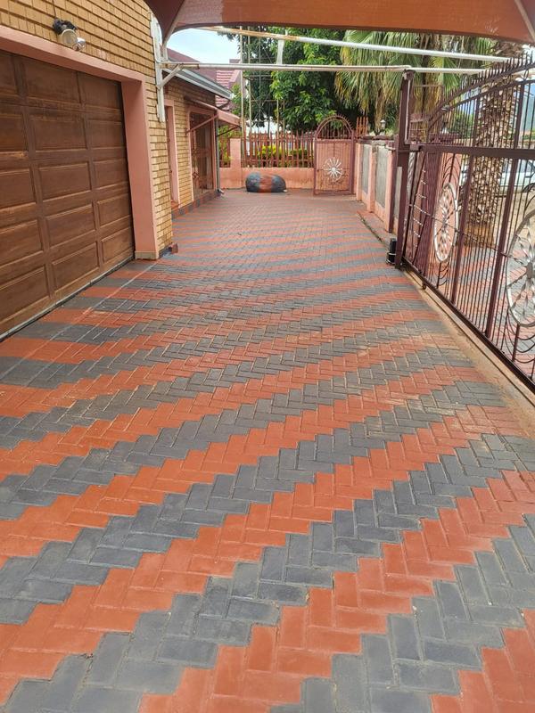 3 Bedroom Property for Sale in Mahwelereng Limpopo