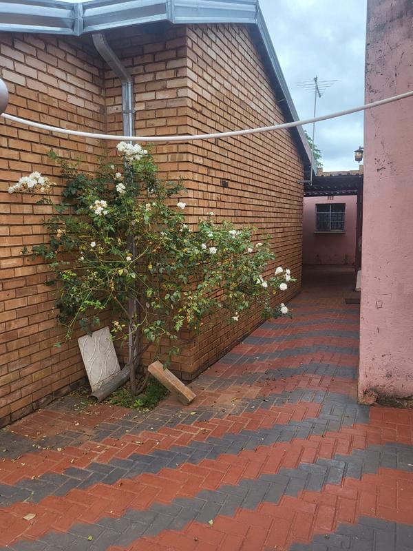 3 Bedroom Property for Sale in Mahwelereng Limpopo