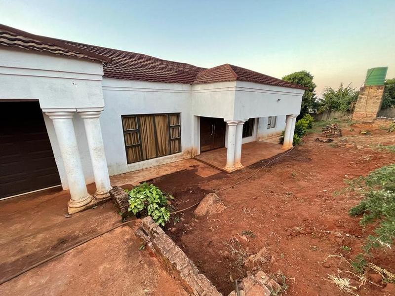 5 Bedroom Property for Sale in Duthuni Limpopo