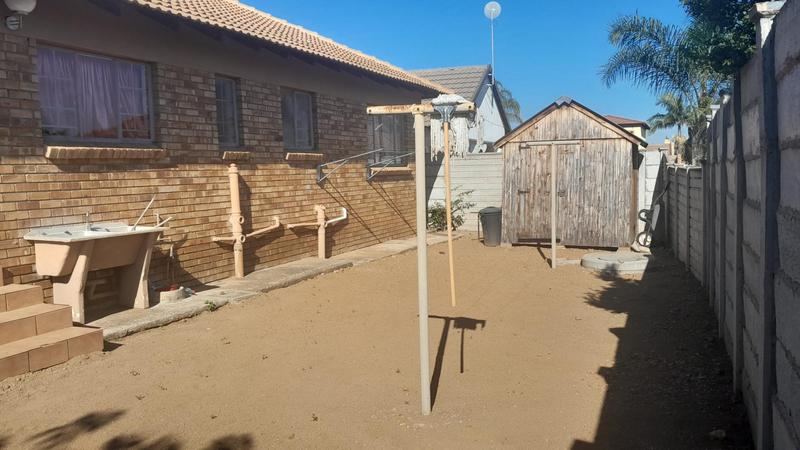 To Let 3 Bedroom Property for Rent in Bendor Limpopo