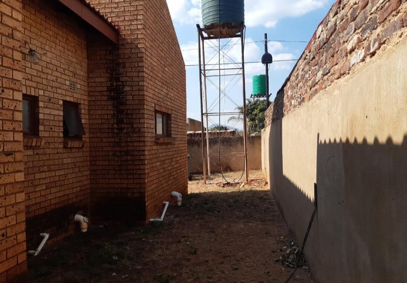 4 Bedroom Property for Sale in Mahwelereng Limpopo