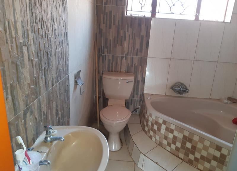 4 Bedroom Property for Sale in Mahwelereng Limpopo