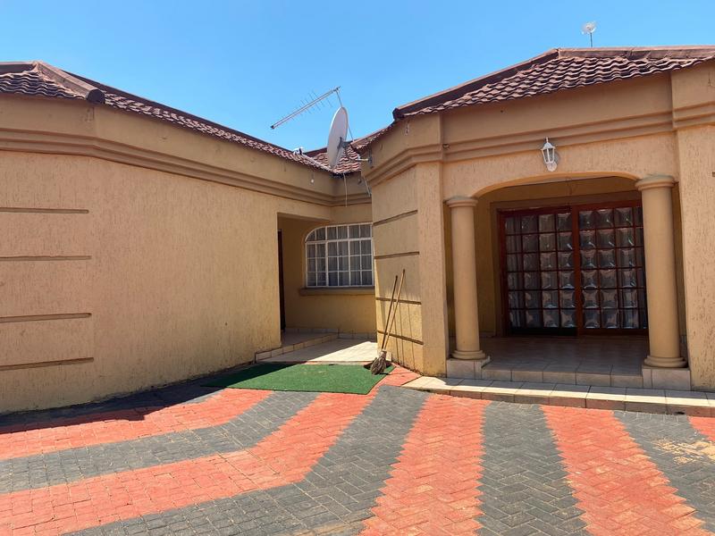 6 Bedroom Property for Sale in Chroompark Limpopo