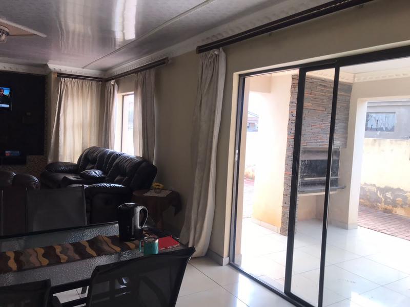 5 Bedroom Property for Sale in Chroompark Limpopo