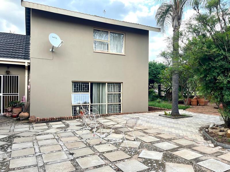 5 Bedroom Property for Sale in Fauna Park Limpopo