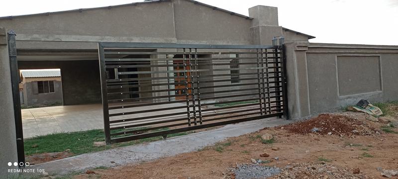 5 Bedroom Property for Sale in Lebowakgomo Zone F Limpopo