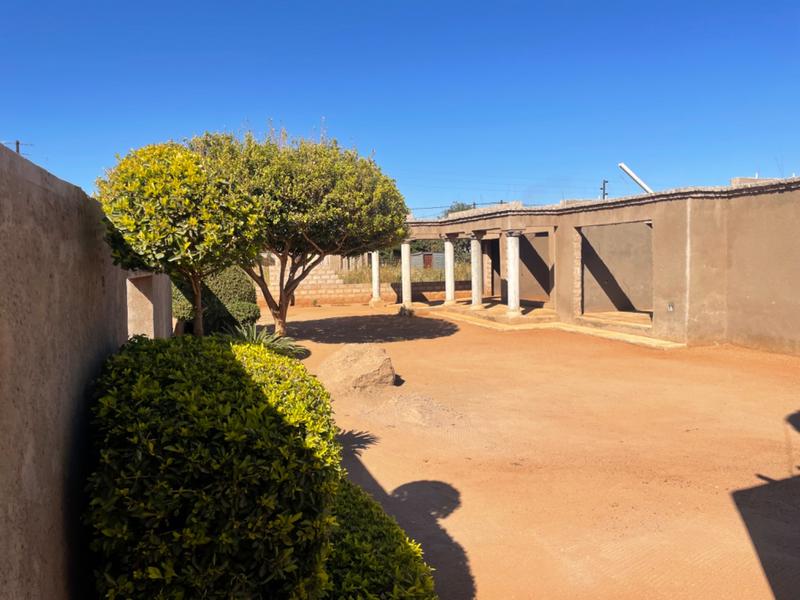 5 Bedroom Property for Sale in Madiba Limpopo