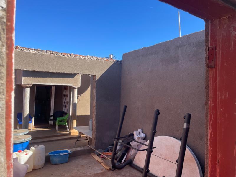 5 Bedroom Property for Sale in Madiba Limpopo